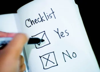 Situationsbestemt ledelse - afkrydsning af ja og nej på et papir