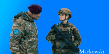Autoritær ledelse når kontrol både er svaret og problemet general ser på menig soldat V 1.2
