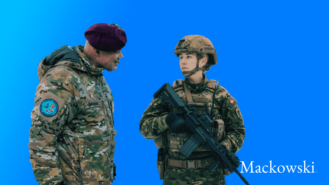 Autoritær ledelse når kontrol både er svaret og problemet general ser på menig soldat V 1.2