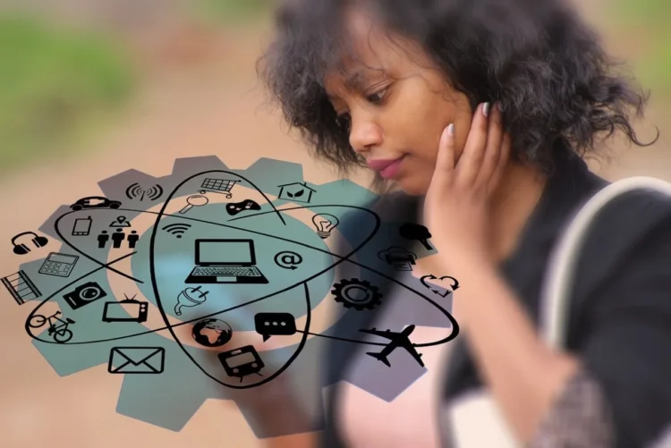 Fra medarbejder til leder kvinder kigger på teknologi der svæver