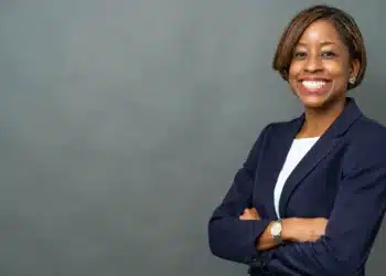 relationsledelse - positiv udstråling hos kvindelig leder