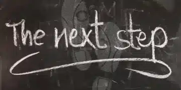 Adizes test - det næste skridt står skrevet på et gulv med fodaftryk