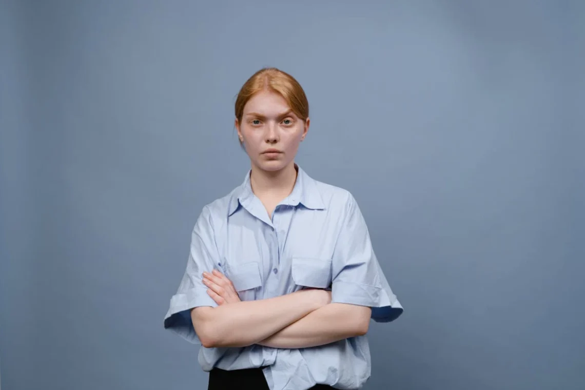 Dårlige ledere - her kvinde som ser meget streng ud