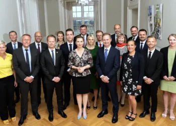 statens inddrivelsesmetoder er en ren menneskejagt - her den samlede regering familiefoto