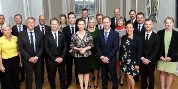 statens inddrivelsesmetoder er en ren menneskejagt - her den samlede regering familiefoto