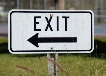 EXIT skilt som modsætning til receptionsmodellen