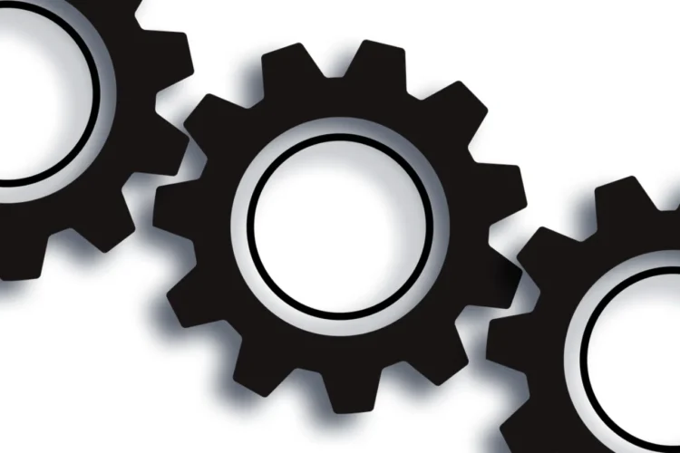 Micromanagement her i form af 3 tandhjul i indgreb med hinanden