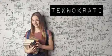 kvinde foran tavle med matematik som billede på teknokrati