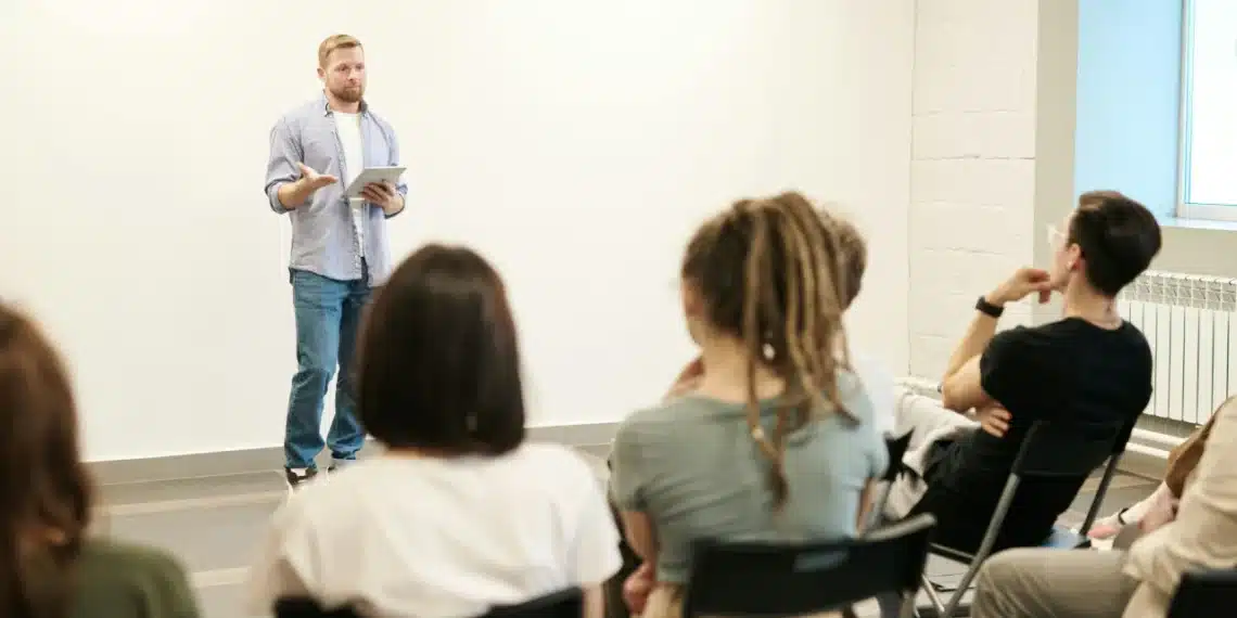 livslang læring underviser i klasseværelse