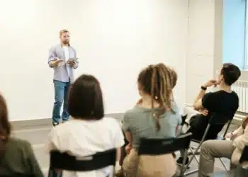 livslang læring underviser i klasseværelse