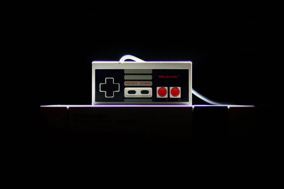 Gamemaster modellen - her den første controller fra Nintendo som udtryk for gamemaster