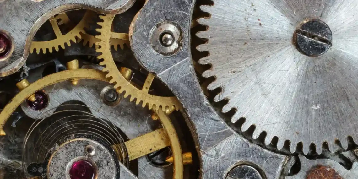 nærbillede af tandhjul i ur som metafor for relationel koordinering