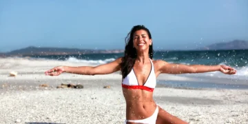 relationel koordinering - kvinde på strand i badetøj som succes for teorien