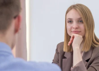 forventninger til leder - køn kvindelig leder er lydhør overfor mandlig medarbejder.