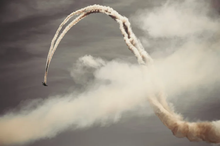 Double-loop learning i kontrast til single-loop fly laver single-loop