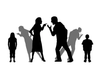 Konflikthåndtering skygger af uenige mennesker på hvid baggerund