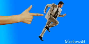 Leder Nikolaj Mackowskis komplette guide til nudging running man poiting finger