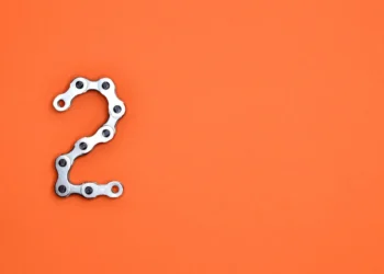 2 tal formet af en cykelkæde som metafor for nøgletal noegletal