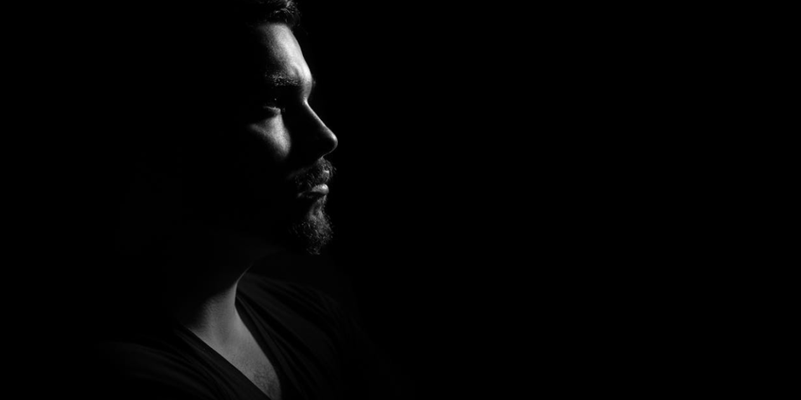 Mands silhuet som metafor for manglende forventningsafstemning