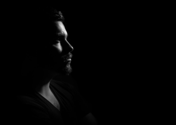 Mands silhuet som metafor for manglende forventningsafstemning