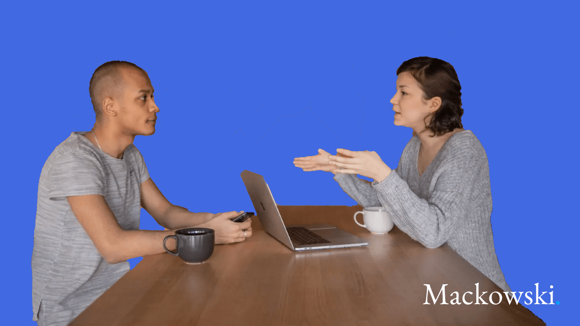jobsamtale kvinde interviewer mandlig kandidat infobillede