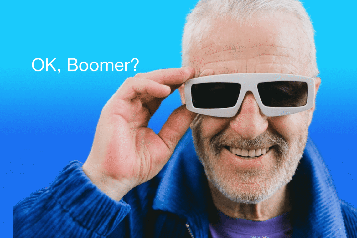 Ok, Boomer? tager 3D briller på og viser overskud på blå baggrund