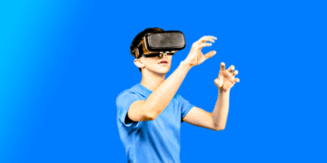 Innovationstesten i innovationsledelse ung mand med VR-biller på blå baggrund FINAL