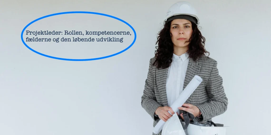 Kvindelig arkitekt som projektleder med hard-hat på hovedet V2-1 (C) 2026 LNM