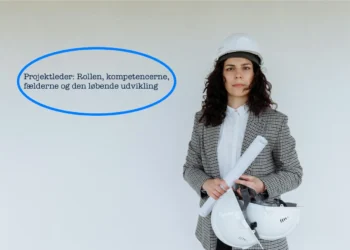 Kvindelig arkitekt som projektleder med hard-hat på hovedet V2-1 (C) 2026 LNM