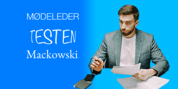 Mødeleder testen chef bag skrivebord V3.1