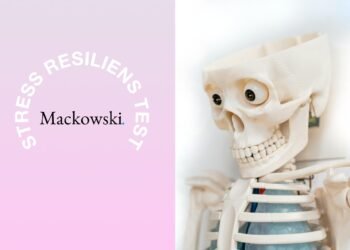 Skelet med store øjne og fjernet hjerne (låget er løftet) udtryk for stress resiliens-test [C] 2026 LNM.