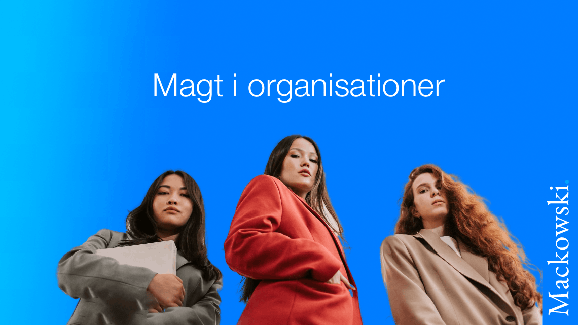 Magt i organisationer her i form af 3 karrierekvinder fotograferet nedefra zero effects