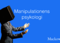 Manipulationens psykologi mand har sort kasse på hovedet bliver manipuleret